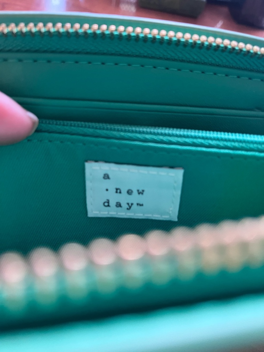 Kelly Green, A New Day zip around wallet NWOT - Picture 2 of 8